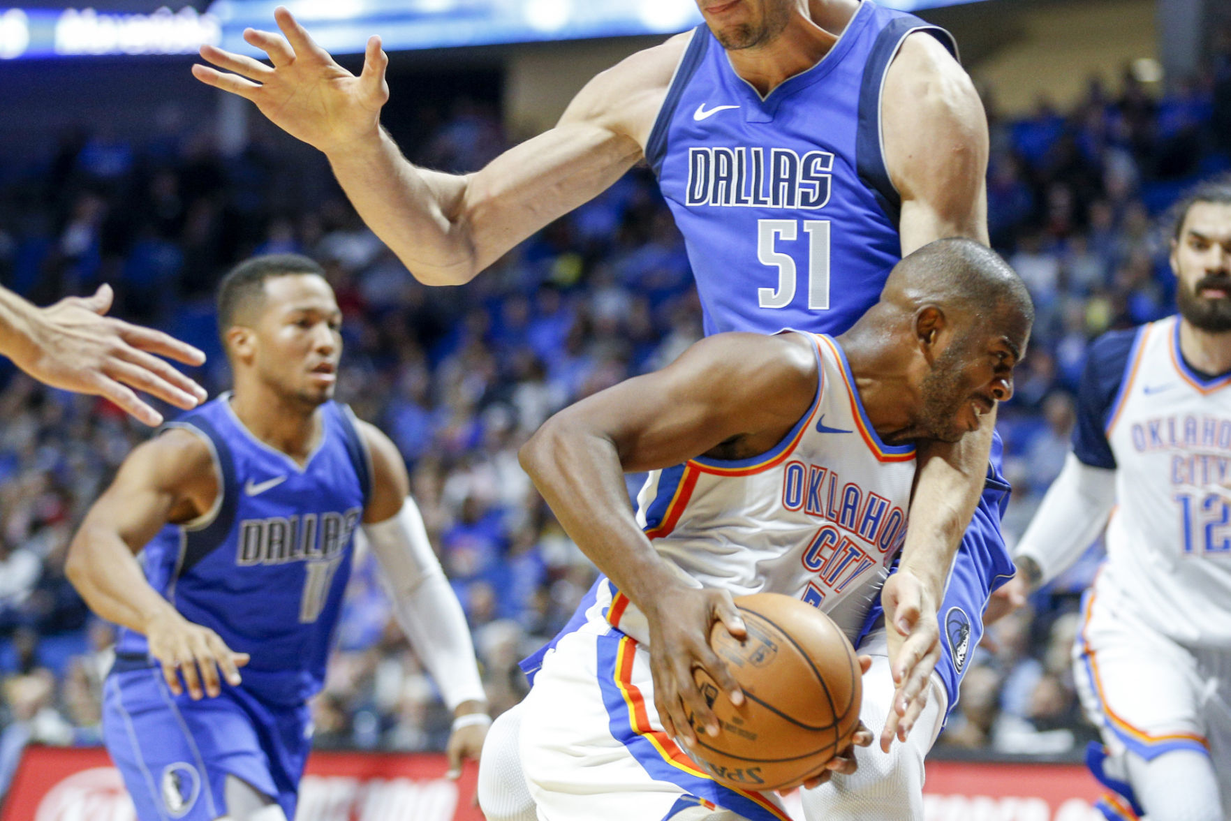 Oklahoma City Thunder vs Dallas Mavericks